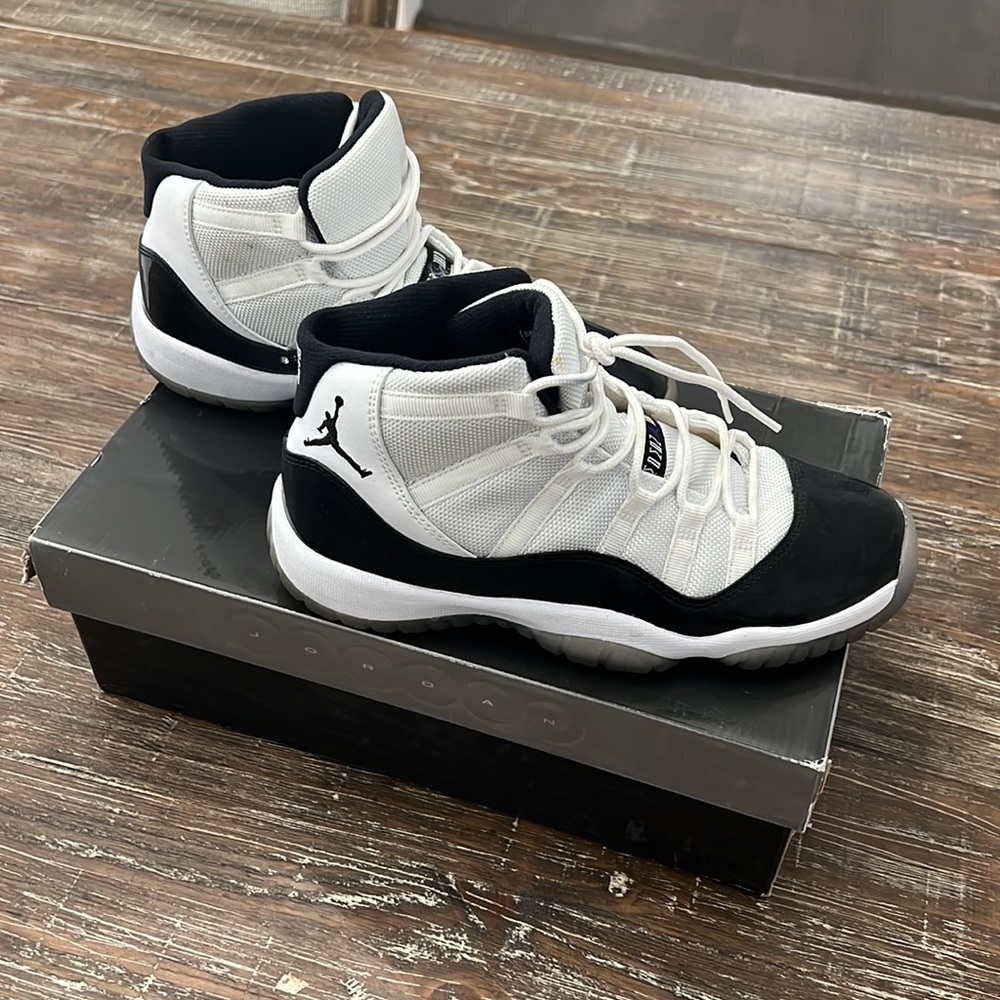 Authentic Jordan’s Size 5Y boys or Size 7 womens, worn twice